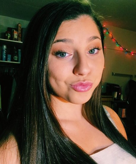 Julia Olivia top star photos