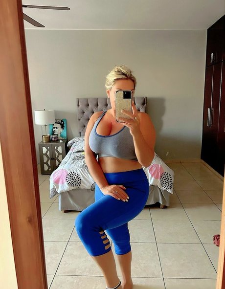 Kayla Kiwi xxx étoile img