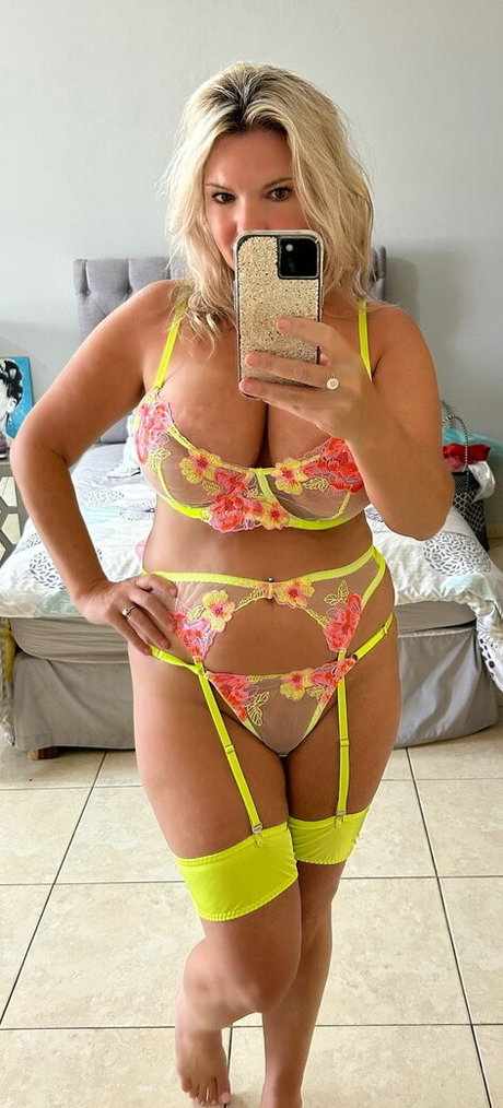 Kayla Kiwi star du porno chaud archive