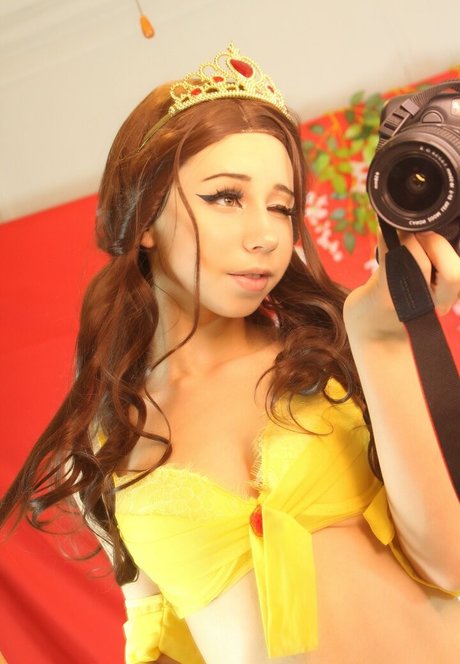 chaton courbé onlyfans sexy en haute qualité photo