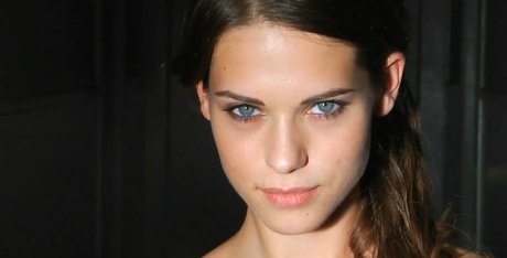 Lyndsy Fonseca modèle artistique photos