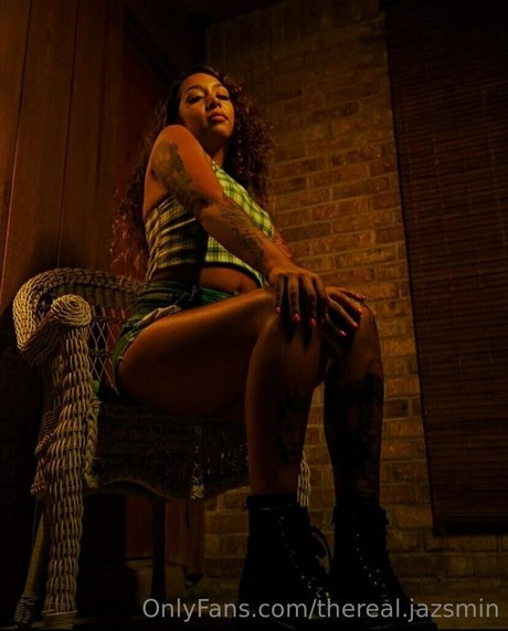 blonde au gros cul onlyfans assez pornographique archive