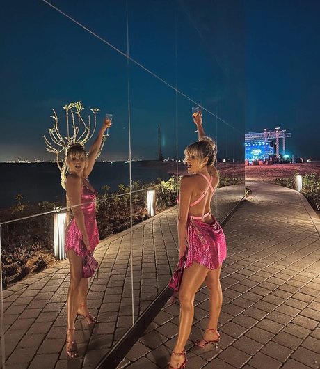 string gros cul onlyfans assez érotique collection