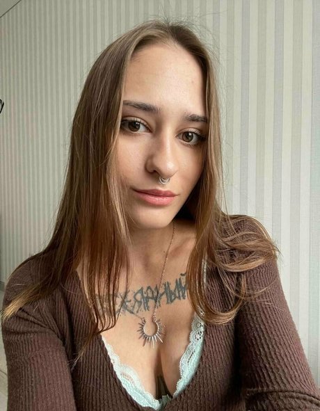 freeninastar modèle exclusif galerie