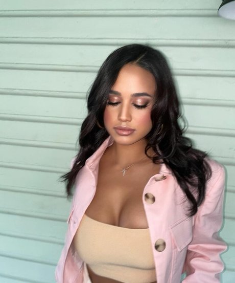 nain roux uniquementfans nu chaud galeries