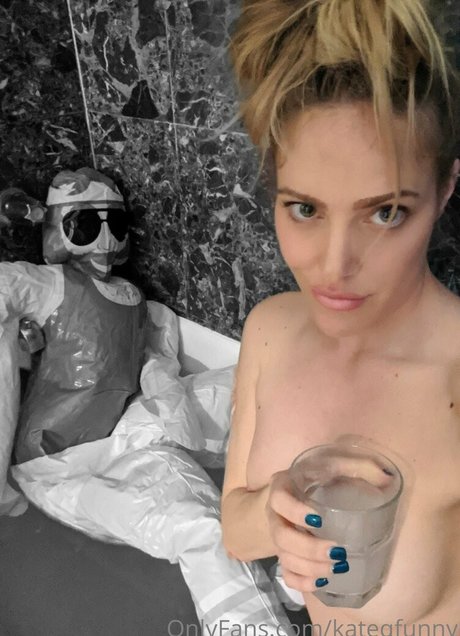 Kate Quigley modèle nu image