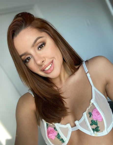 vannabardot2 modèle érotique galerie