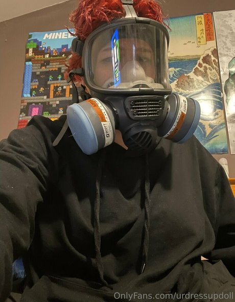 dramatic dumpster free sexe star img