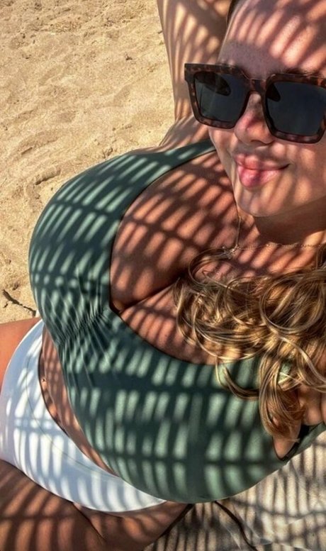 katyshka2208 modèle de haute qualité images