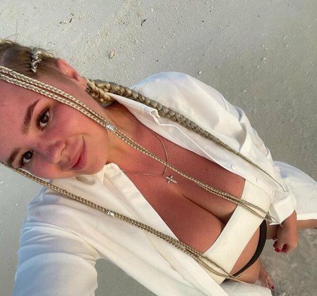 katyshka2208 jolie actrice photo