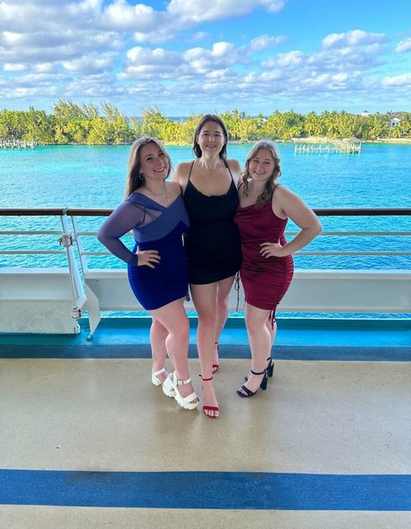 fans dadolescents emo uniquement nus érotiques image