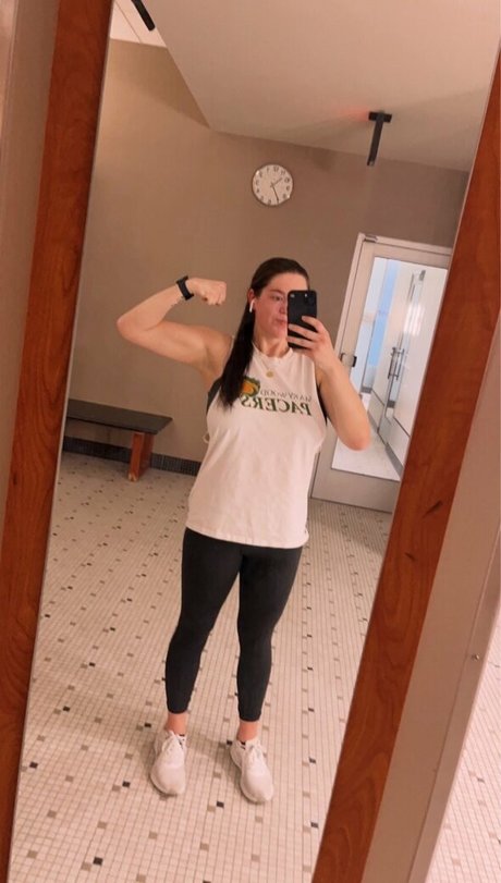 fille courbée dà côté onlyfans sexy meilleur archive