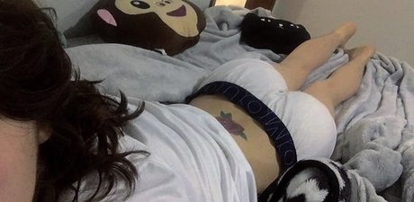 Sayuri Mattar beau modèle galeries