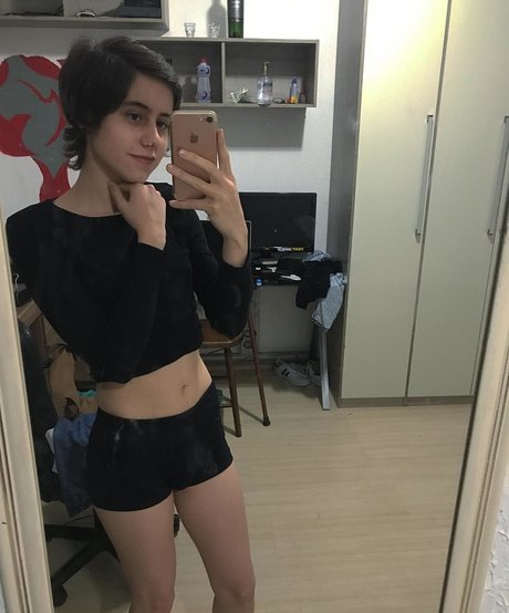 Sayuri Mattar joli modèle image