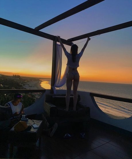 Sayuri Mattar actrice érotique galerie