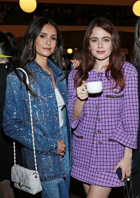 Nina Dobrev art modèle image