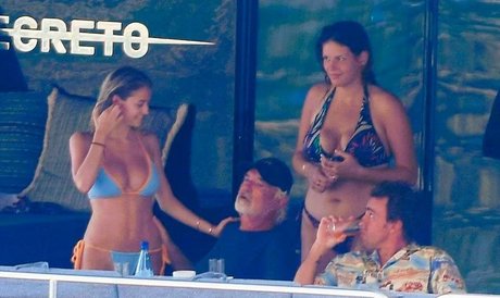 visage blond uniquementfans art sexy galeries