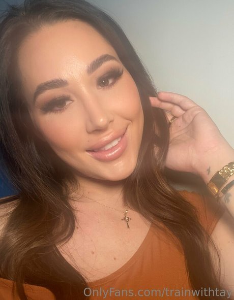 TrainWithTay star du porno adulte photos