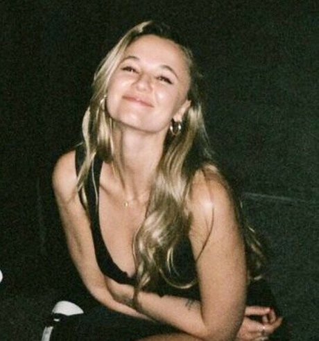 Madison Iseman modèle de haute qualité img