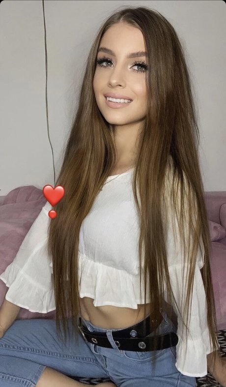 Paulusiaczekkk modèle artistique galeries