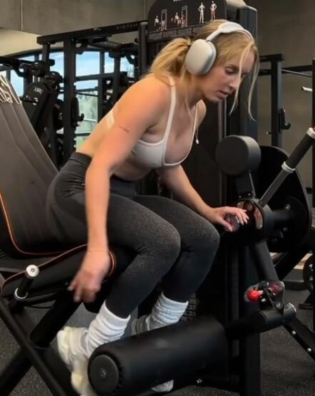 Jay Schilter modèle chaud archive