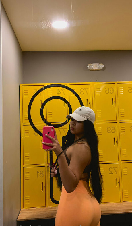 laura secret actrice de nus photo