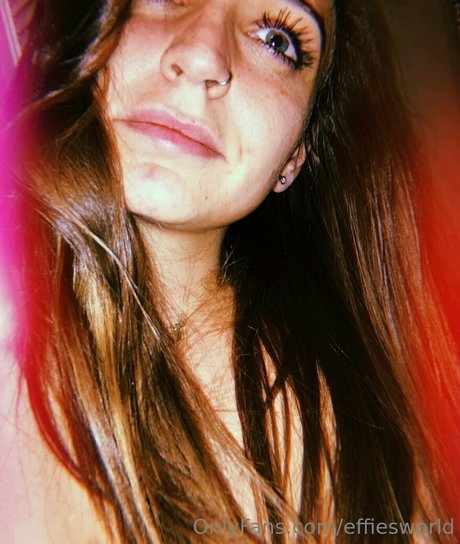 effiesworld actrice chaude photo