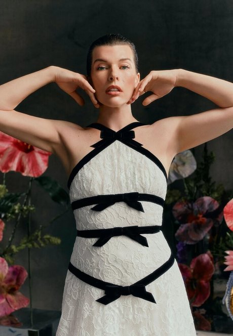 Milla Jovovich modèle gratuit collection