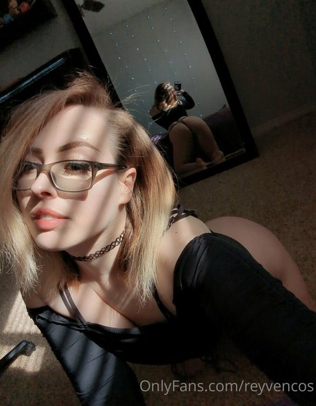 Reyvencos modèle porno galeries