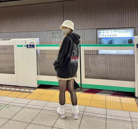 Fasffy modèle exclusif des photos