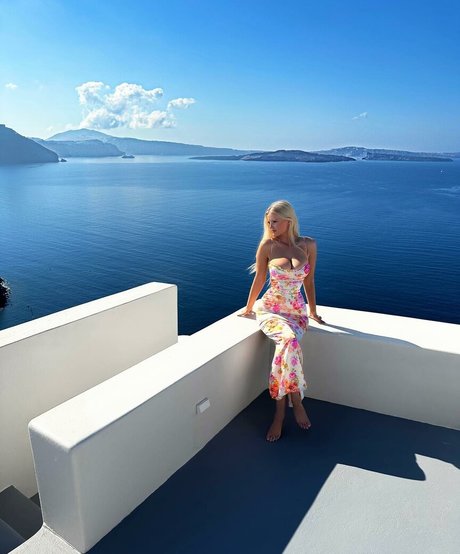 ZiennaEve star du porno en haute qualité des photos