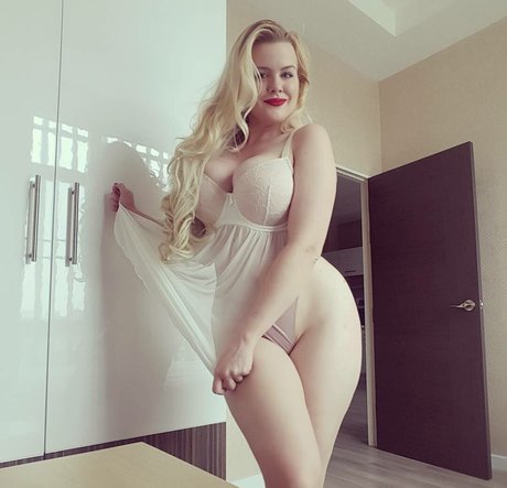 Lilli Luxe modèle hd photo