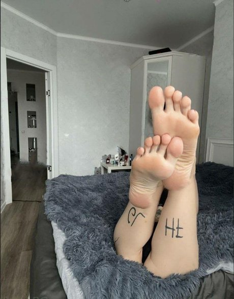 blonde aux gros seins onlyfans haut por image