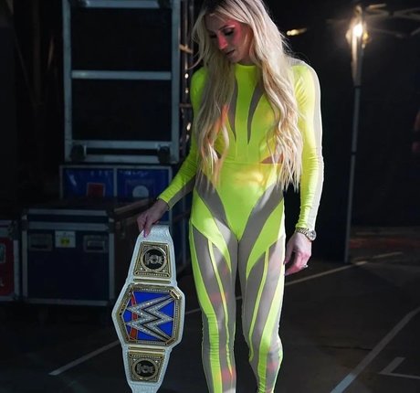 Charlotte Flair modèle image