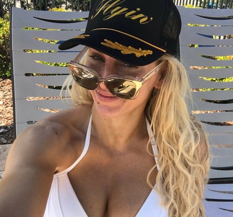 Charlotte Flair actrice parfaite galeries