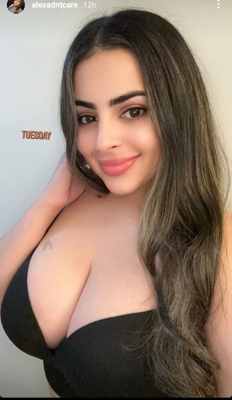 Alexa Attias modèle nu collection