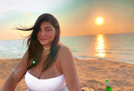 épouse arabe onlyfans belle sexy image