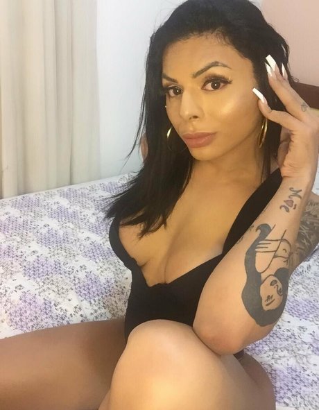 emilysales19 actrice sexy galerie