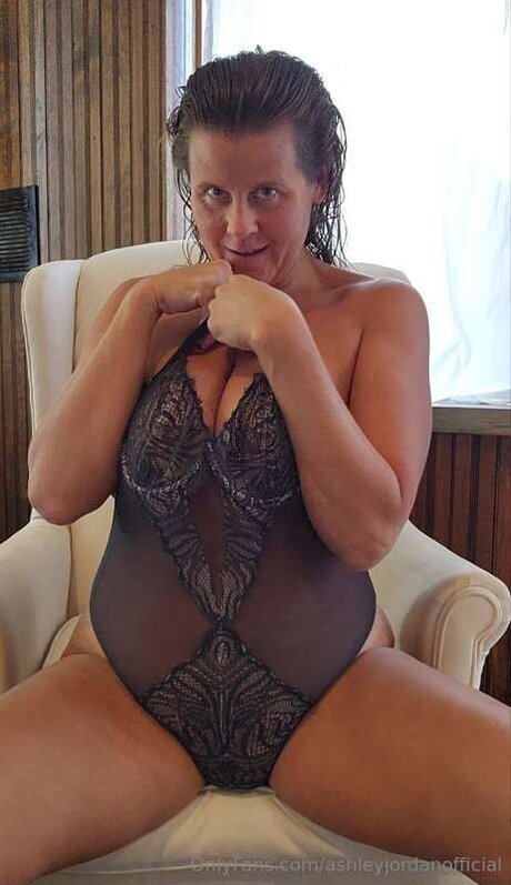 ashleyjordanofficial modèle joli img