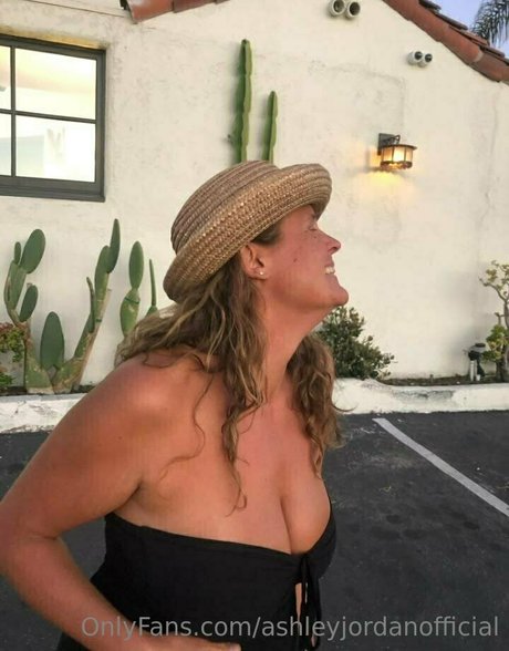 ashleyjordanofficial star du porno sympa image