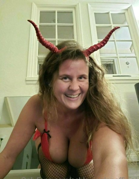 ashleyjordanofficial modèle artistique collection