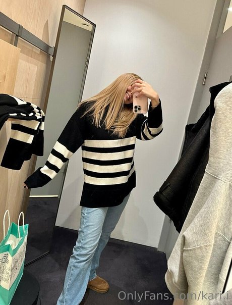 fille courbée dà côté onlyfans pornographique exclusif img