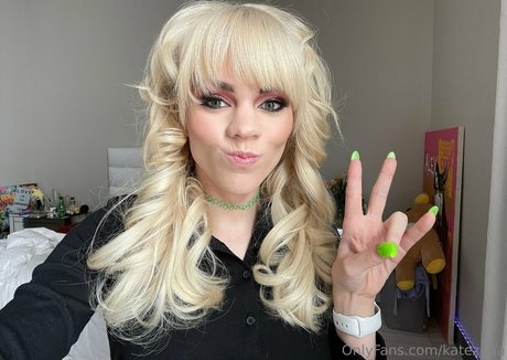 fille courbée dà côté onlyfans sexy gratuit archive