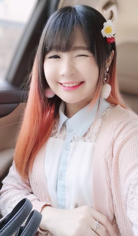 Clarissa Punipun étoile érotique photo