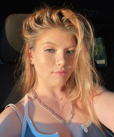 fans asiatiques potelés uniquement haut photo