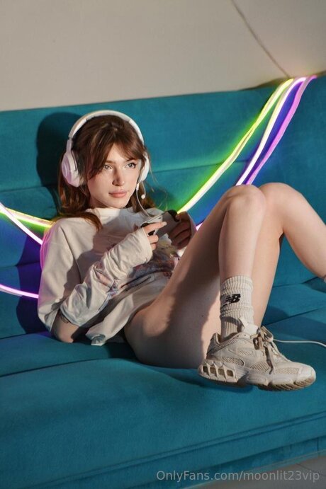 Moonlit23vip actrice de grande qualité archive