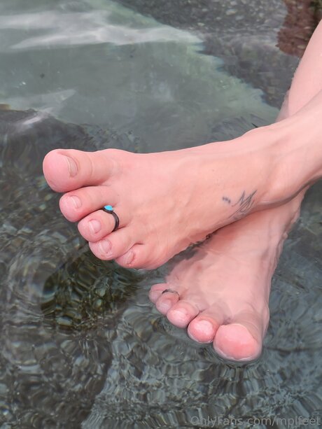 Mplfeet star érotique photo