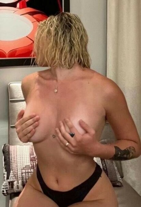 Alienorchp joli modèle des photos