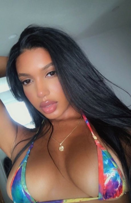 KCdoll star du porno gratuite images