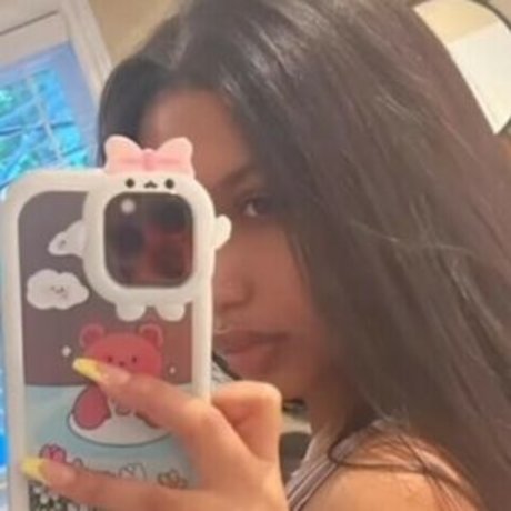 KCdoll star du porno gratuit img